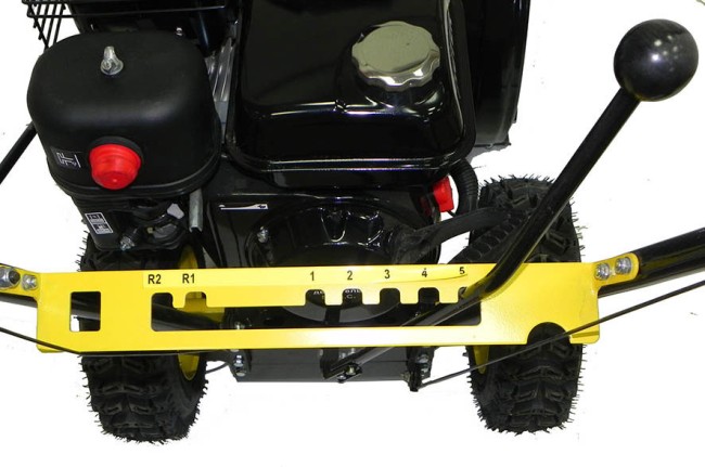 Снегоуборщик бензиновый Huter SGC 4800