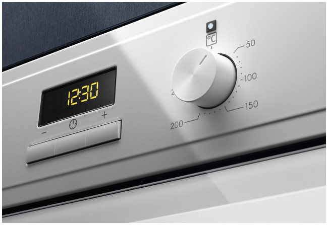 Встраиваемый электрический духовой шкаф Electrolux EOF3H40BW
