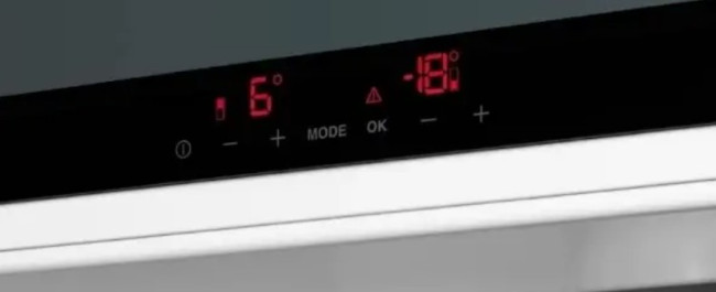 Встраиваемый холодильник Smeg C8194TNE Встраиваемый холодильник Smeg C8194TNE