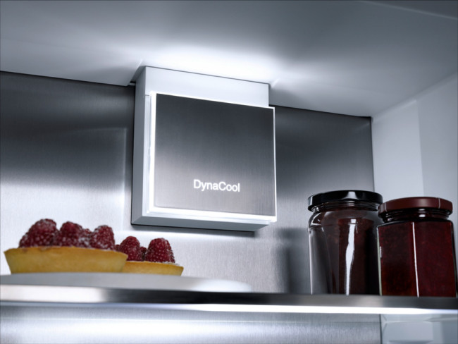 Встраиваемый холодильник Miele K 7733 E