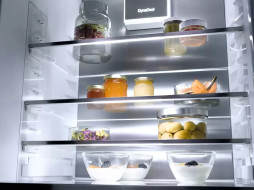Встраиваемый холодильник Miele K 7773 D Встраиваемый холодильник Miele K 7773 D