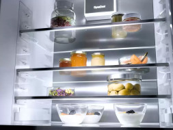 Встраиваемый холодильник Miele K 7793 C