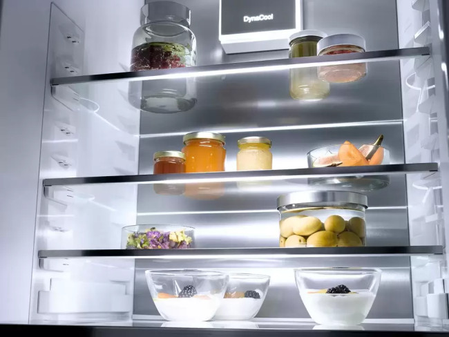Встраиваемый холодильник Miele K 7793 C Встраиваемый холодильник Miele K 7793 C