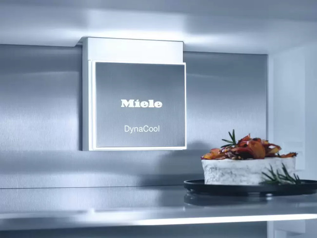 Встраиваемый холодильник Miele K 7793 C Встраиваемый холодильник Miele K 7793 C