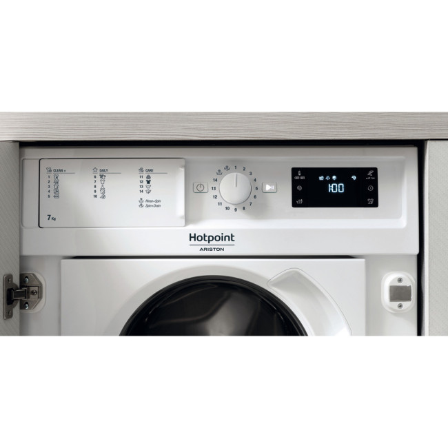 Встраиваемая стиральная машина Ariston BI WMHG 71284 EU