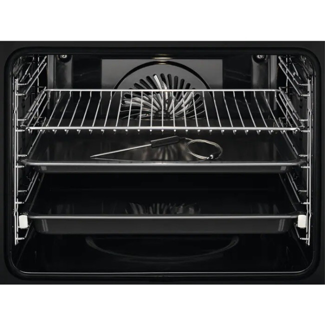Встраиваемый электрический духовой шкаф Electrolux EOE7P31Z