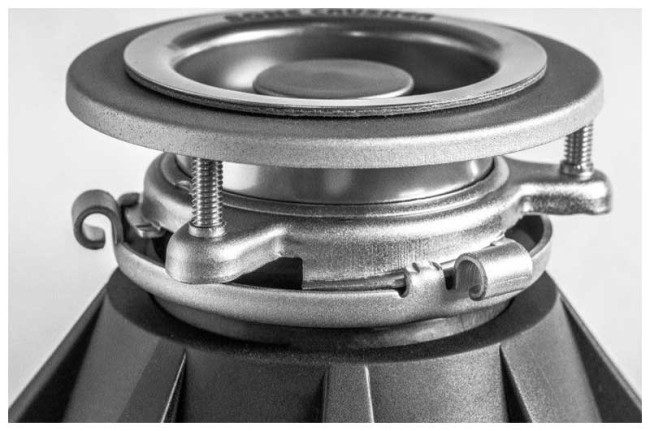 Измельчитель пищевых отходов Bone Crusher 910 AS+установочный комплект