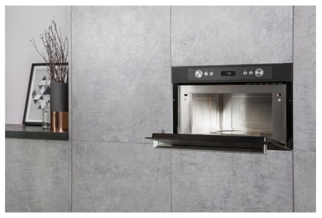 Микроволновая печь Ariston MD 764 BL