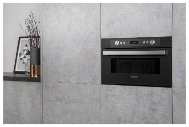 Микроволновая печь Ariston MD 764 BL