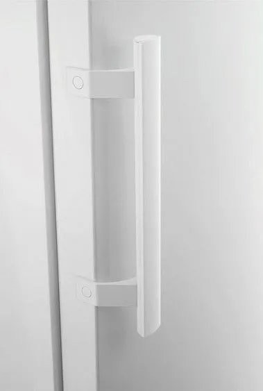 Холодильник ELECTROLUX ERF 3305 AOW белый