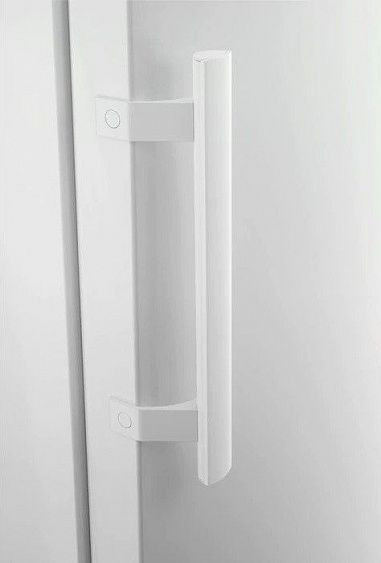 Холодильник ELECTROLUX ERF 4113 AOW белый