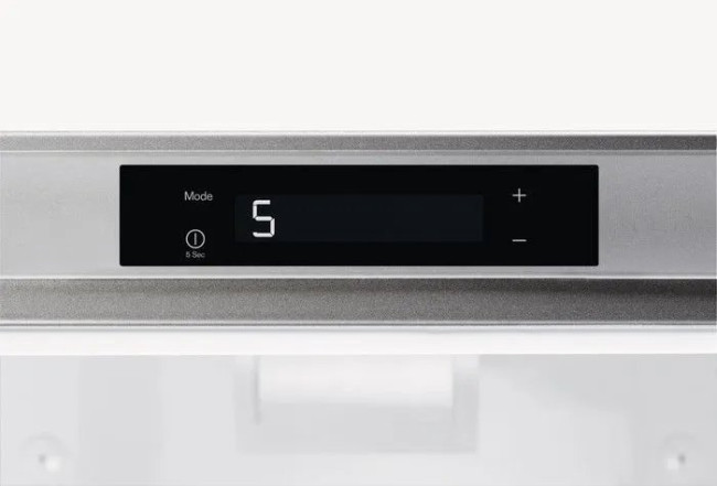 Холодильник ELECTROLUX ERF 4114 AOW белый