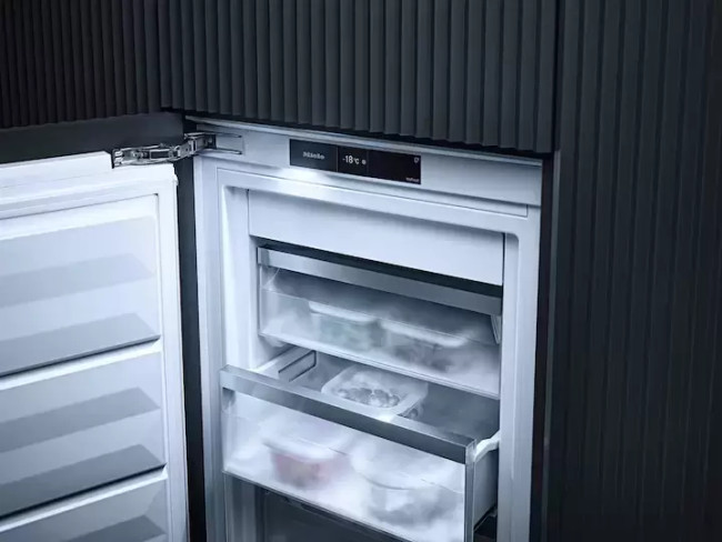 Встраиваемый морозильник Miele FNS 7794 E