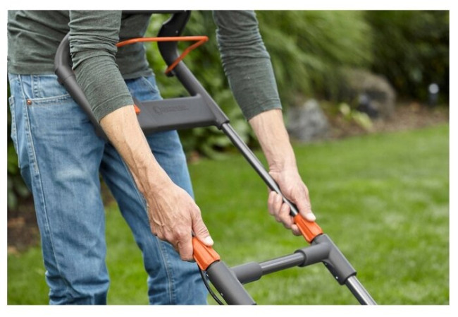 Газонокосилка GARDENA PowerMax Li-40/37 (5038-20) Газонокосилка GARDENA PowerMax Li-40/37 (5038-20)