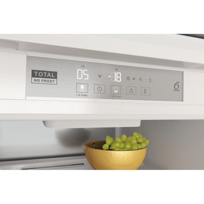 Встраиваемый холодильник Whirlpool WHC20T573