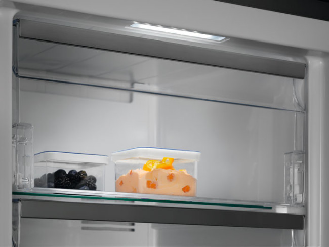 Морозильная камера Electrolux LUT 7ME28 X2 Морозильная камера Electrolux LUT 7ME28 X2