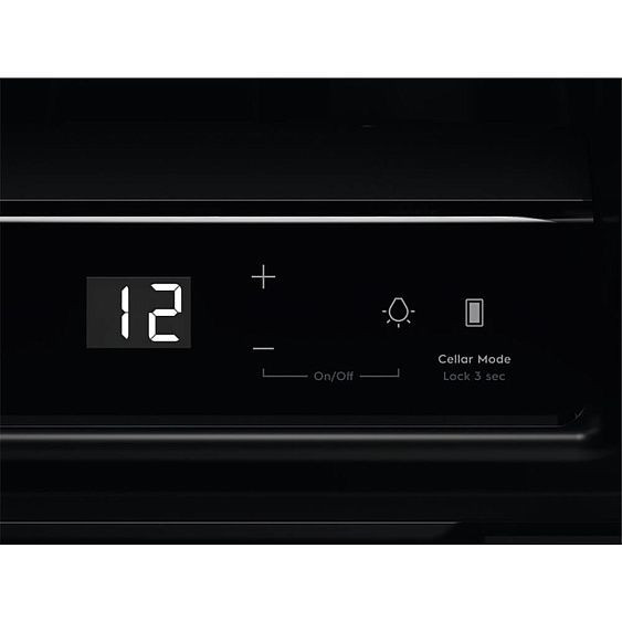 Винный шкаф AEG AWUS018B7B Винный шкаф AEG AWUS018B7B