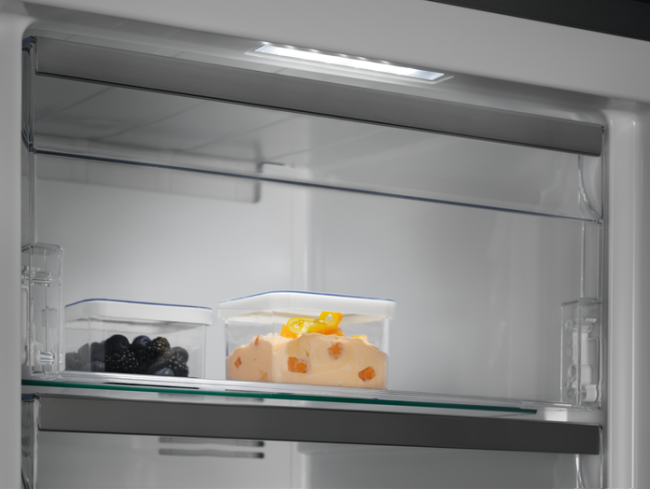 Морозильная камера Electrolux RUT7ME28X2 Морозильная камера Electrolux RUT7ME28X2