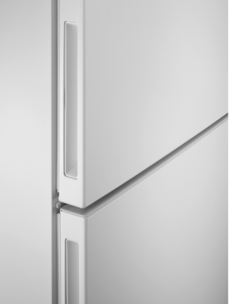 Холодильник Electrolux RNC7ME34W2 Холодильник Electrolux RNC7ME34W2