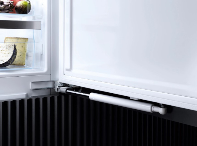 Встраиваемая морозильная камера Miele FNS 7770 E Встраиваемая морозильная камера Miele FNS 7770 E