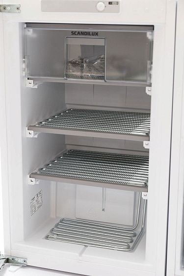 Холодильник SCANDILUX SBSBI109EZ Холодильник SCANDILUX SBSBI109EZ