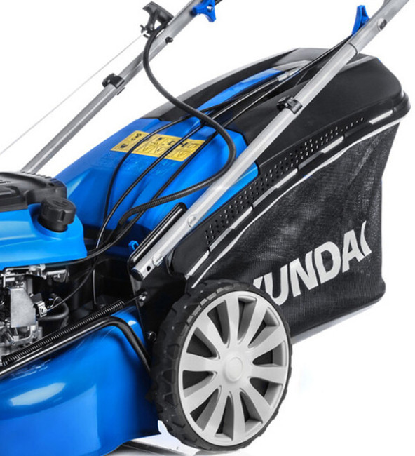 Газонокосилка бензиновая Hyundai L 4610SE