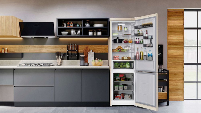 Холодильник HOTPOINT-ARISTON HT 6200 AB