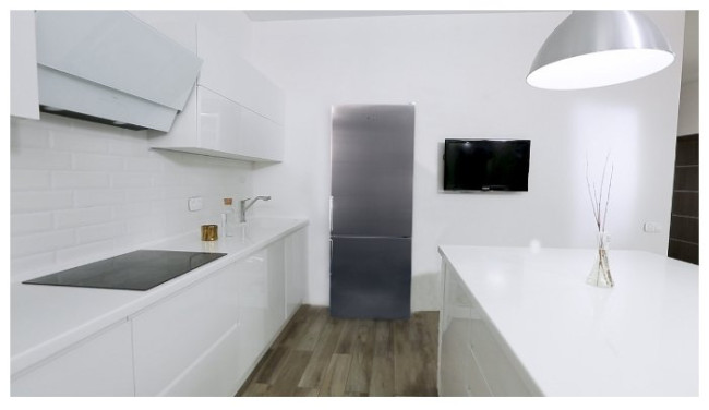 Холодильник Ariston HS 4200 X Холодильник Ariston HS 4200 X