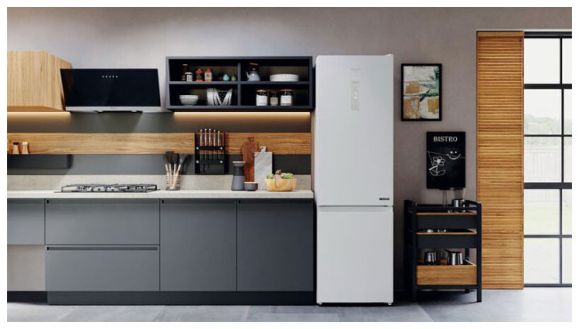 Холодильник Hotpoint-Ariston HTR 8202I W O3 Холодильник Hotpoint-Ariston HTR 8202I W O3