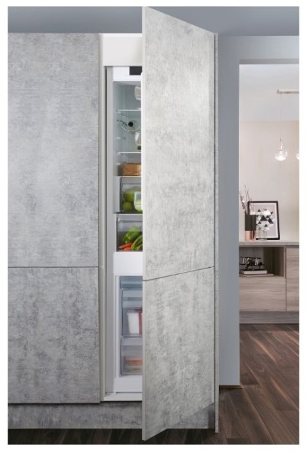 Встраиваемый холодильник Ariston BCB 7030 E C AA O3