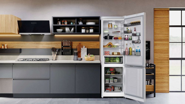 Холодильник HOTPOINT-ARISTON HT 6200 W
