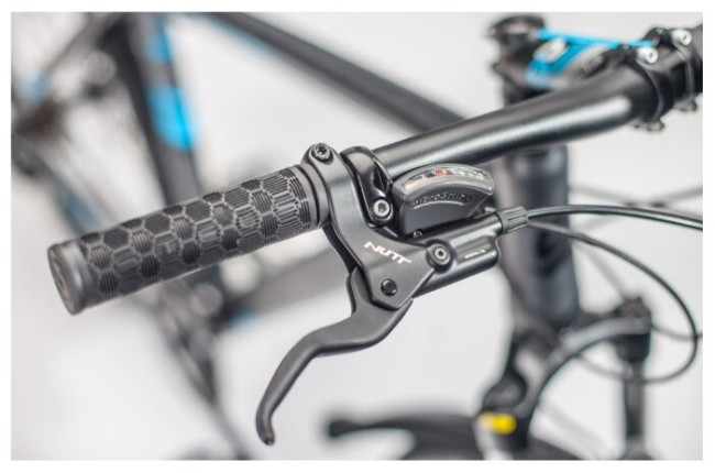 Горный (MTB) велосипед STELS Navigator 640 D 26 V010 (2019) Горный (MTB) велосипед STELS Navigator 640 D 26 V010 (2019)