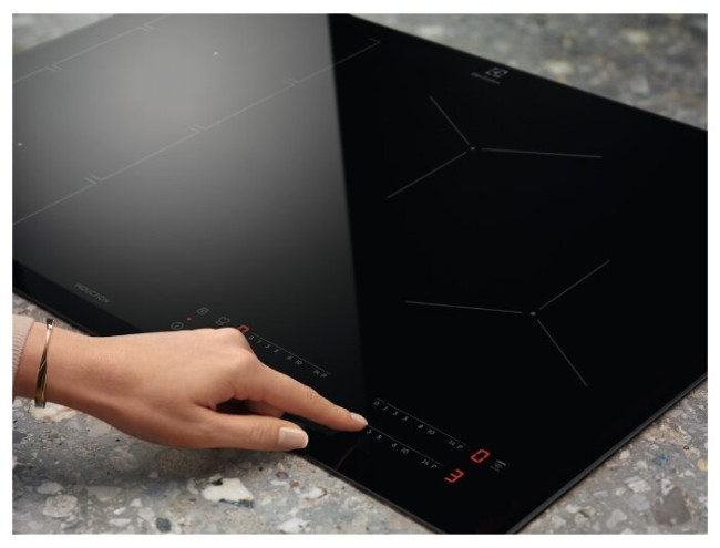 Индукционная варочная панель Electrolux IPES 6452 KF SenseBoil
