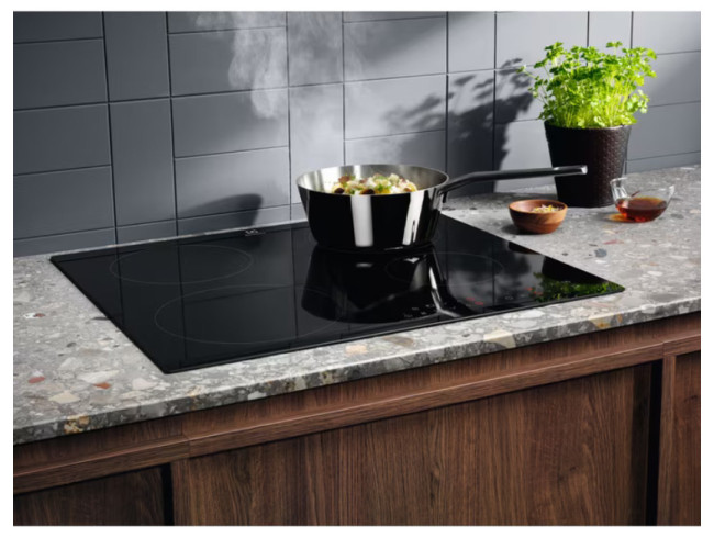 Электрическая варочная панель Electrolux KIR60433 Электрическая варочная панель Electrolux KIR60433