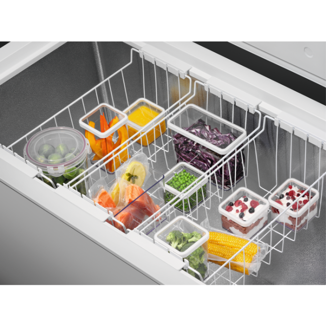Морозильный ларь Electrolux LCB3LF31W0