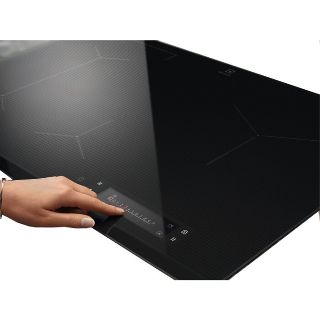 Встраиваемая индукционная варочная панель Electrolux EIS 8648