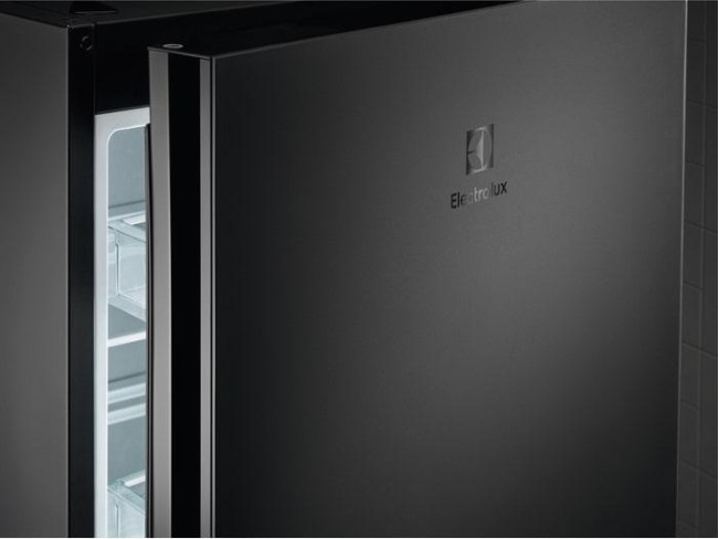 Холодильник Electrolux LNT7ME32M1