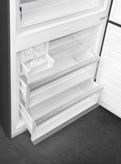 Холодильник Smeg FA8005RAO5