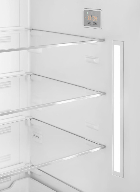 Холодильник Smeg FA8005RAO5