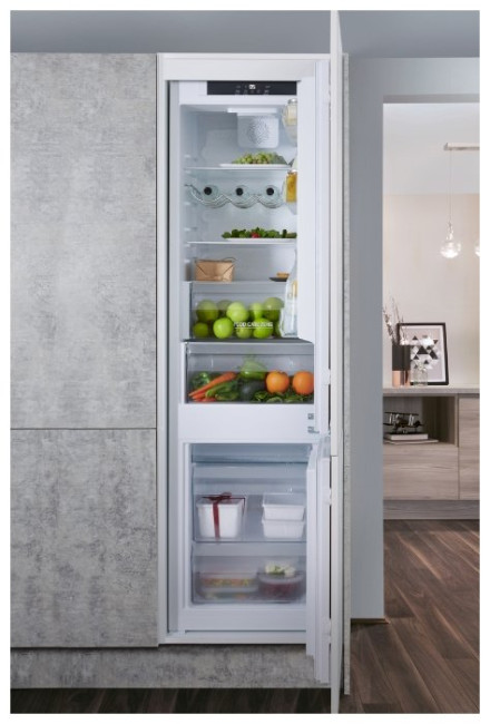 Встраиваемый холодильник Ariston BCB 7525 E C AA O3