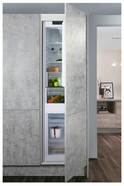 Встраиваемый холодильник Ariston BCB 7525 E C AA O3