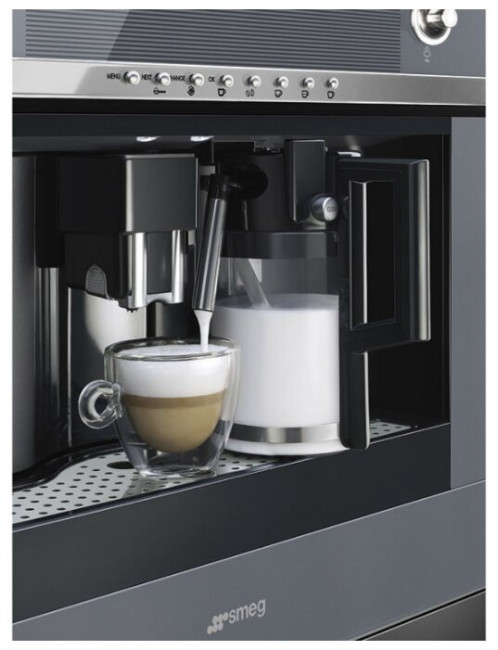 Кофемашина smeg CMS4104