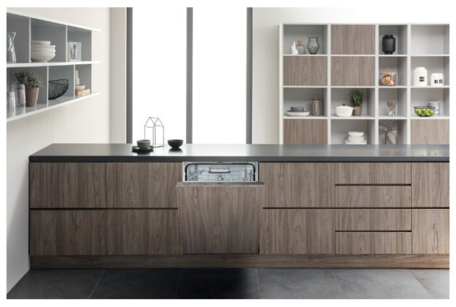 Встраиваемая посудомоечная машина Ariston HIE 2B19 C N