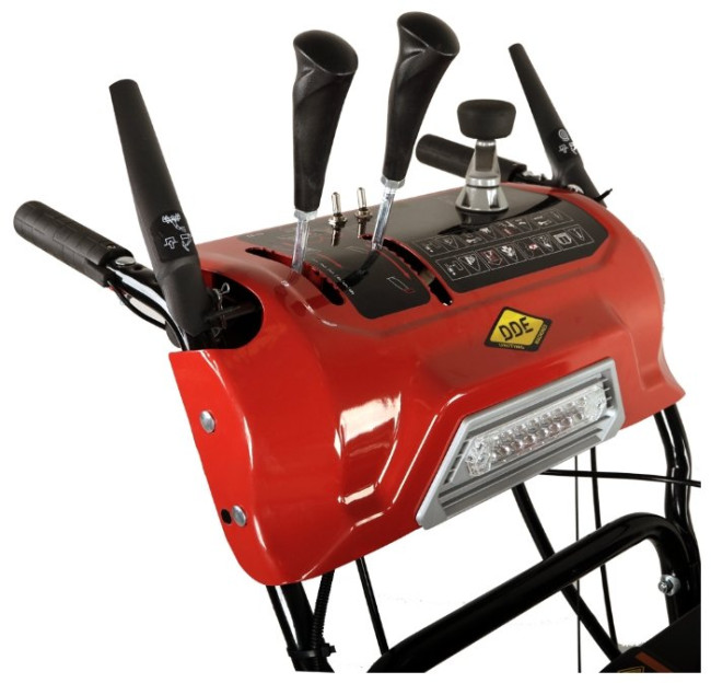 Снегоуборщик бензиновый DDE ST1387LET Снегоуборщик бензиновый DDE ST1387LET