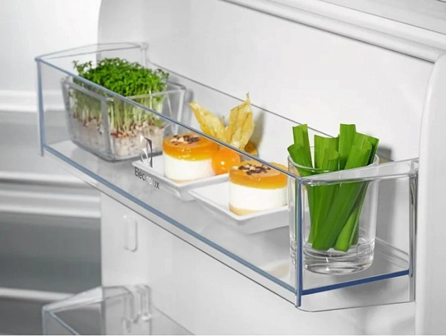 Холодильник ELECTROLUX ERD6DE18S4 Холодильник ELECTROLUX ERD6DE18S4