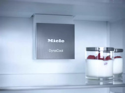 Встраиваемый холодильник Miele KFN 7734 E