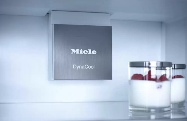 Встраиваемый холодильник Miele KFN 7734 F