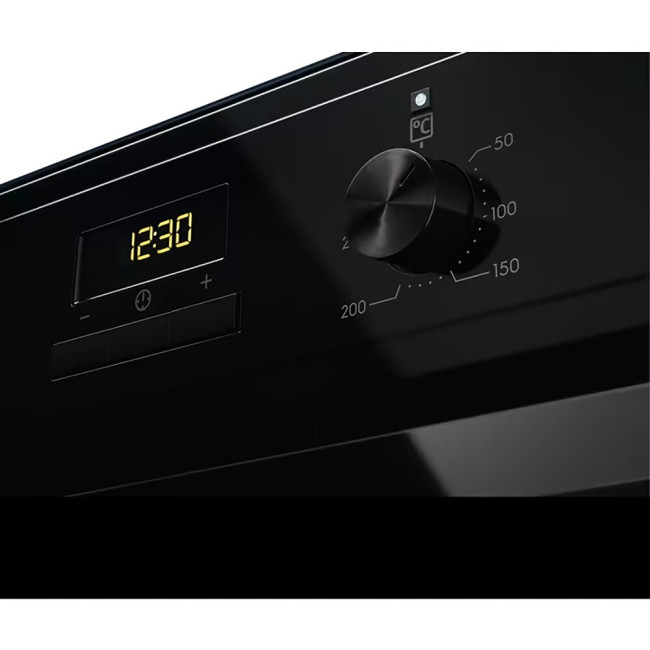 Встраиваемый электрический духовой шкаф Electrolux EOF3H50BK
