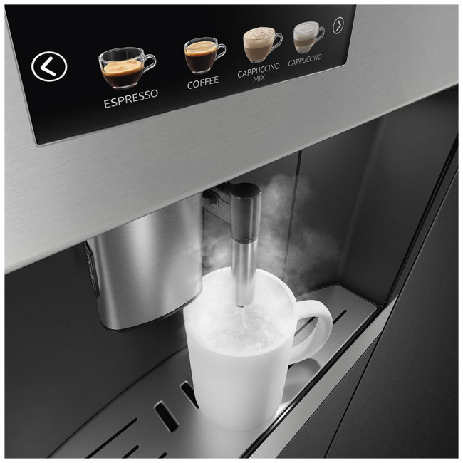 Встраиваемая автоматическая кофемашина Smeg CMS4303XRU Встраиваемая автоматическая кофемашина Smeg CMS4303XRU