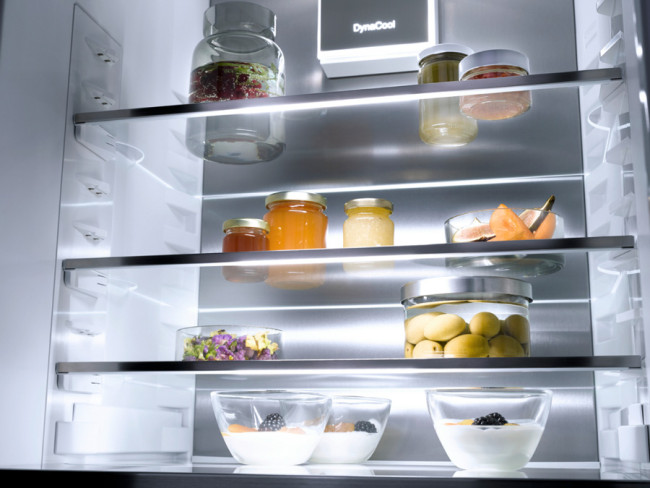 Встраиваемый холодильник Miele KFN 7774 D Встраиваемый холодильник Miele KFN 7774 D